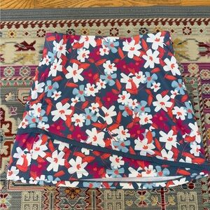 PGA Tour Women's Floral golf skort- Blue, Red, and White size small